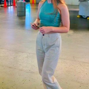 Simple Basic White Cropped Tank